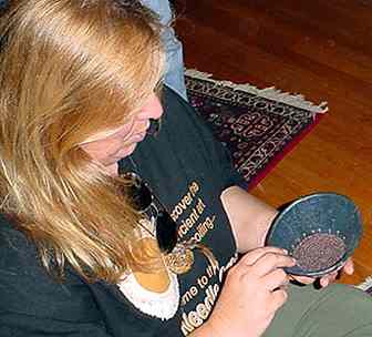 Coiled gourd bottom by Nancy Latham